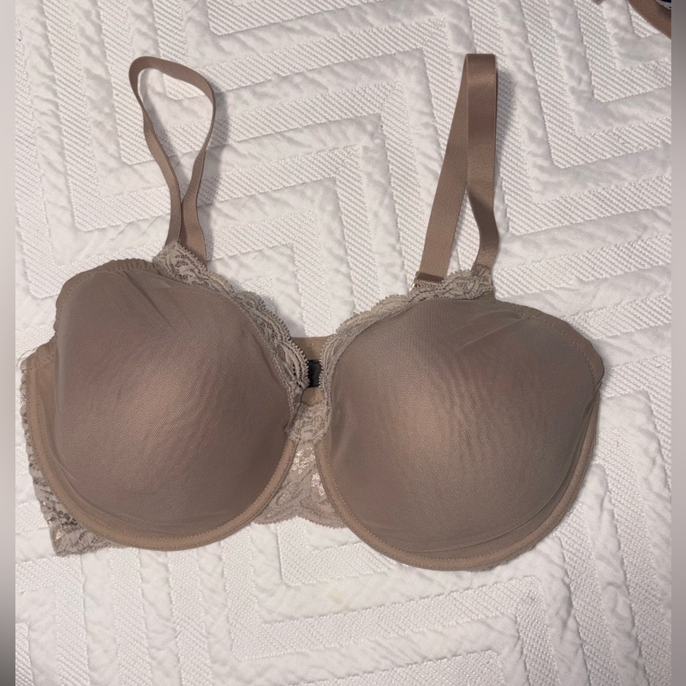 Elegant Tan Lace Trim Bra Natori 38DDD